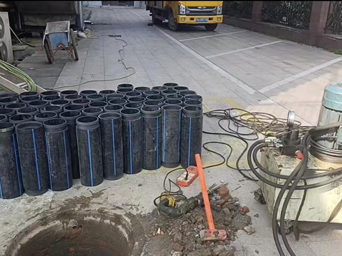 隆林PE置换管厂家 DN315置换管 非开挖管短管置换