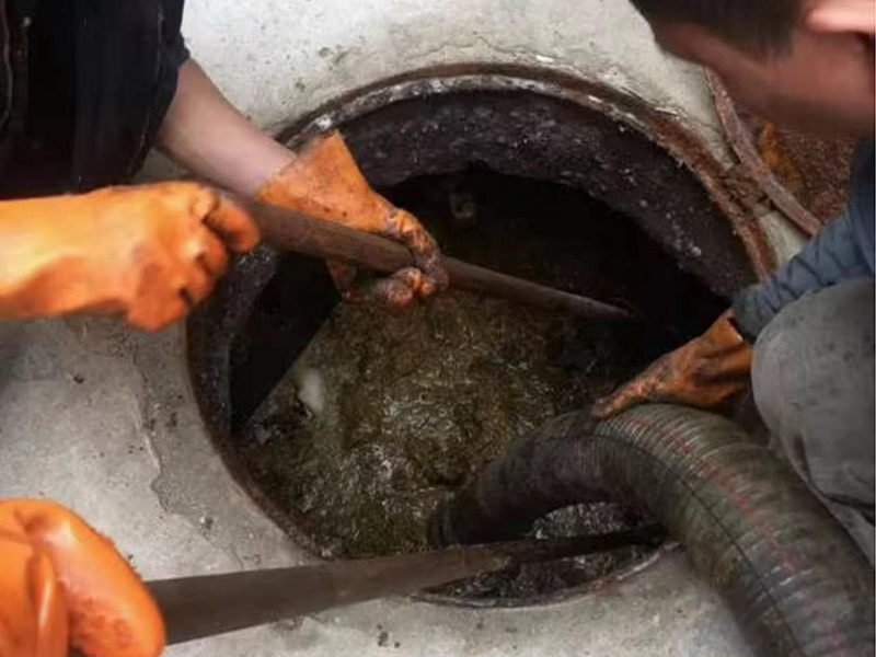 隆林清理化粪池时如何避免沼气的危害?